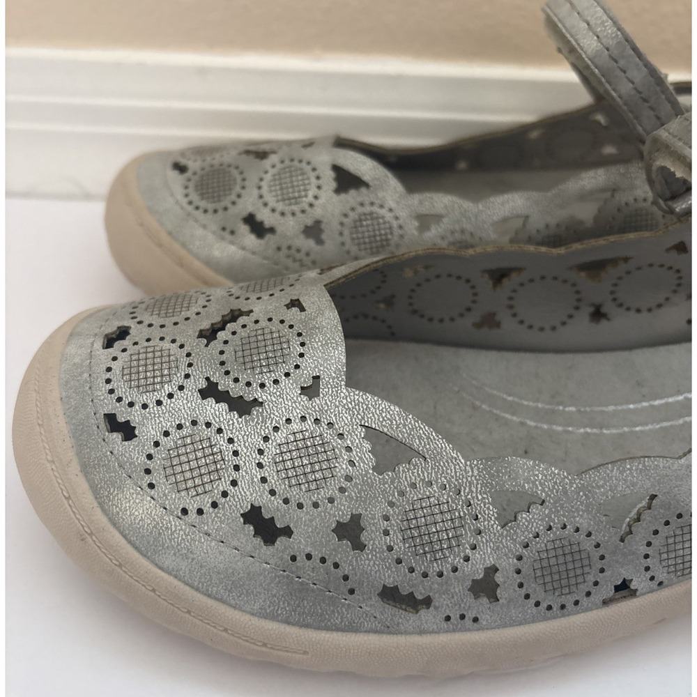 JBU Jambu Womens Anne Tan Laser Cut Floral Mary Jane Flats Shoes Silver 8.5 W - Picture 4 of 10